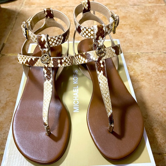 Michael Kors Sasha Thong Size 7 - Picture 1 of 4